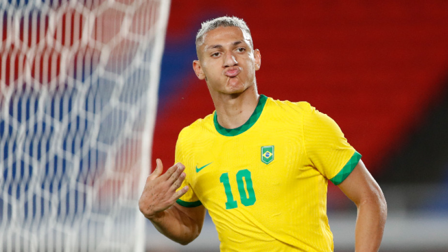 Бразилия е на 1/4-финал след нови два гола на Ричарлисон 1