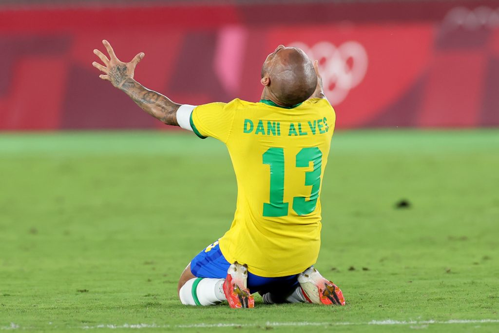 Дани Алвеш вече не е футболист на Сао Пауло