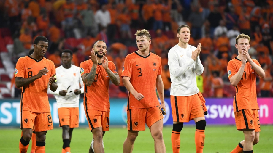 Нидерландия без Аке и Гакпо за квалификацията срещу Турция