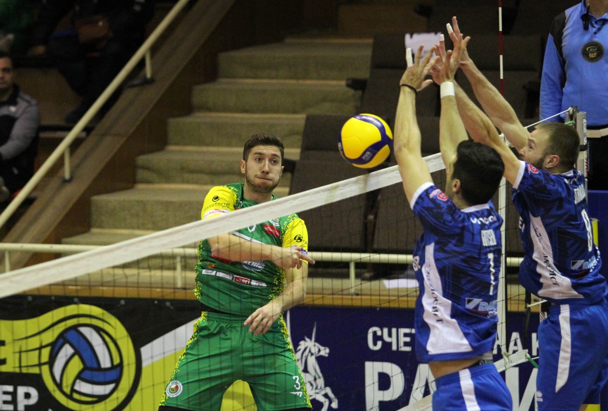 Левски надви с 3:0 Добруджа в шестия си успех за сезона width=