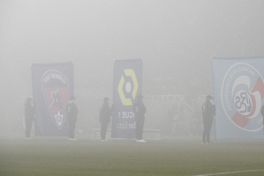 Мачът между Клермон и Страсбург бе отложен заради мъгла