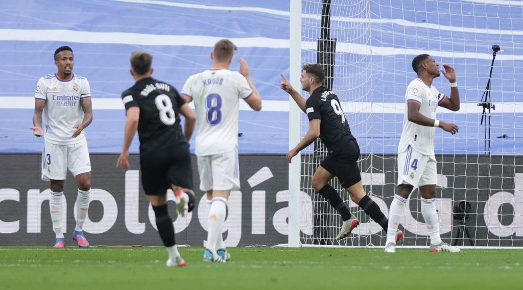Реал М спаси точката срещу Елче с два гола за 9 минути в края