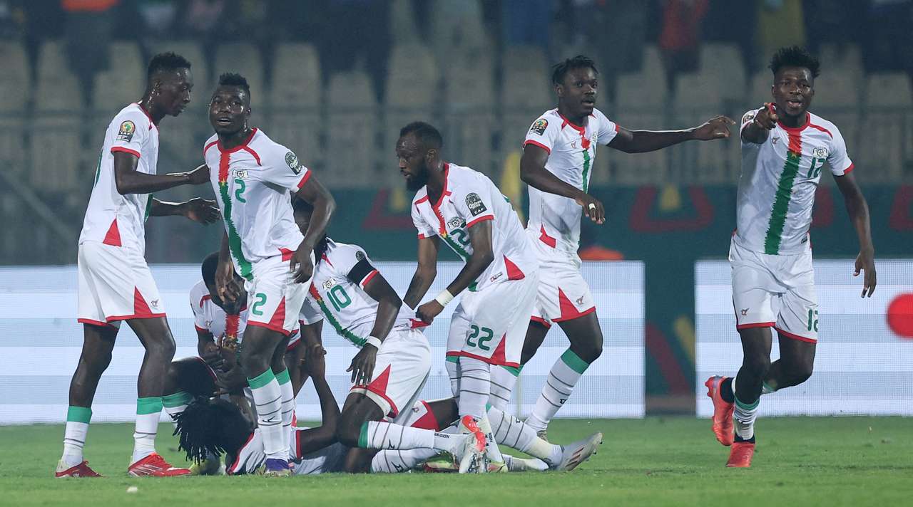 Лудост! Камерун обърна Буркина Фасо от 0:3 и взе бронза на КАН 1