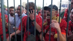 Ливърпул: Искаме разследване на хаоса с феновете 12