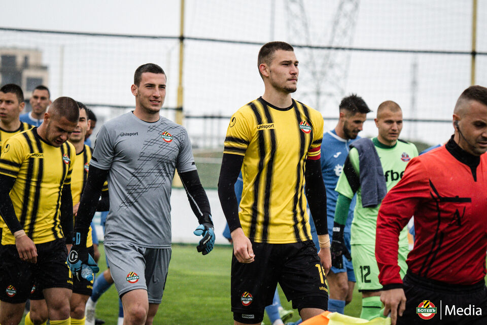 Вторият тим на Ботев (Пловдив) оцеля във Втора лига 1