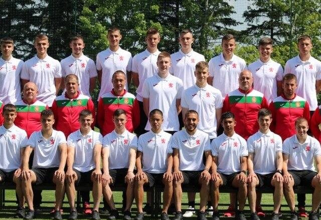 България се бори мъжки, но отстъпи на старта на Евро'2022 1