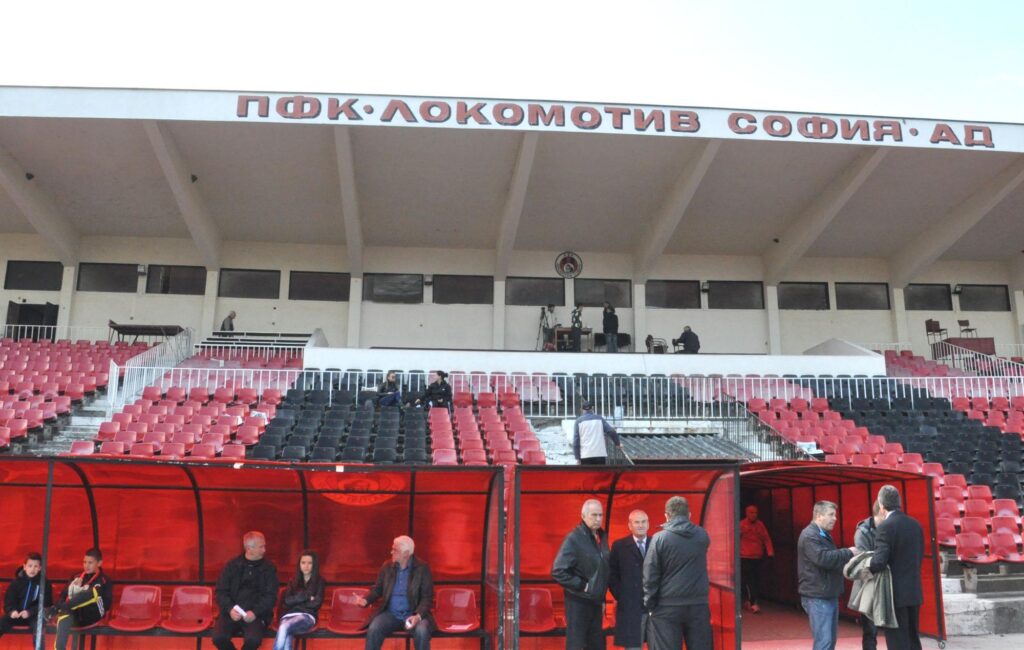 Локомотив София вече има осветление на “Надежда”