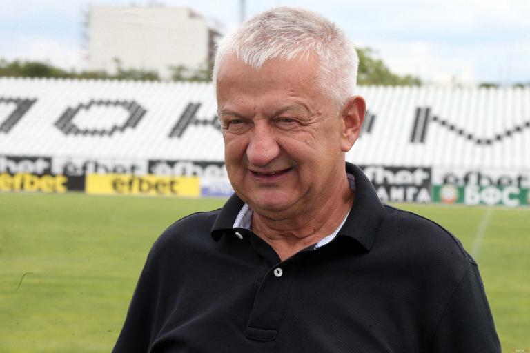 Живко Миланов извежда Левски срещу Черно море 9