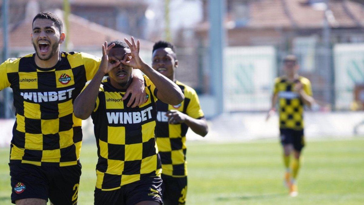 Ботев Пловдив обяви раздяла с Реда Рабей width=