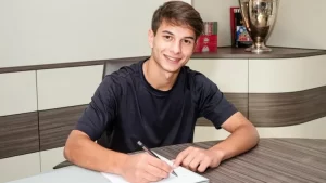 Байерн подписа със 17-годишен грузинец 6