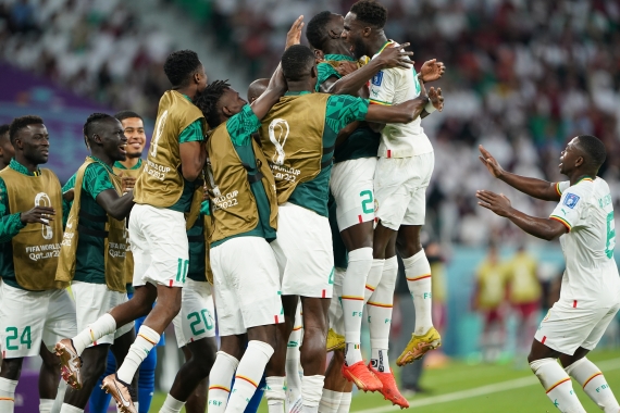 Сенегал срази Катар и остана в битката в група А на Мондиал 2022