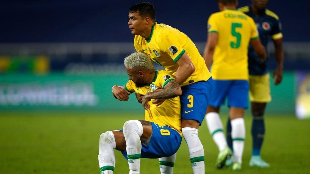 Тиаго Силва призна, че Неймар е липсвал на Бразилия 10