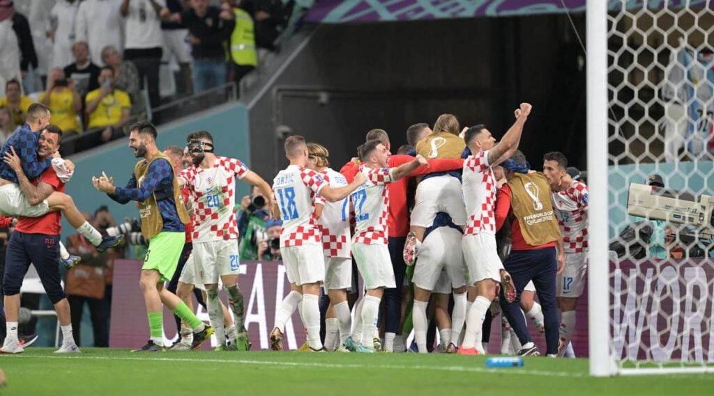 Хърватия отново го направи с дузпи и изхвърли Бразилия от Катар!