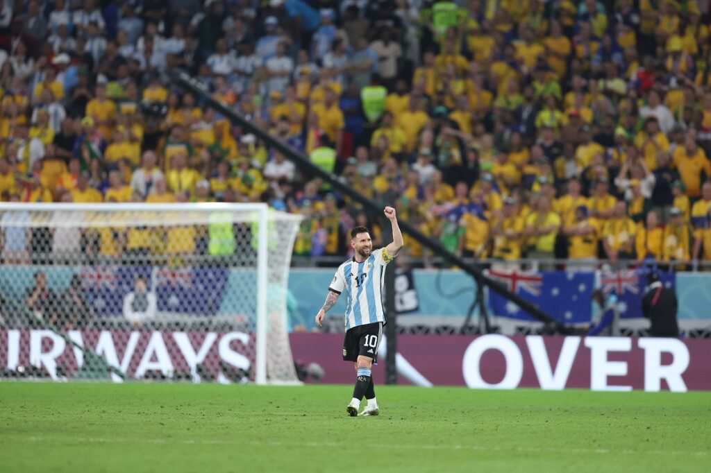 Аржентина потрепери в края, но все пак е на 1/4-финал на Мондиала