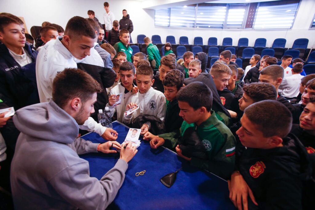 Национал на България зарадва млади таланти 9