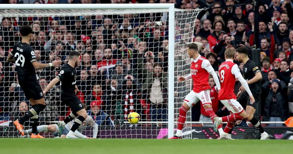 Арсенал обърна Борнемут от два гола пасив с попадение в 98-ата минута