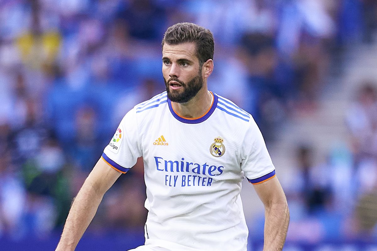 Защитник на Реал Мадрид обмисля две възможности за бъдещето си