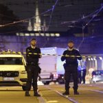 Шок в Брюксел! Тероризъм прекрати Белгия - Швеция, има две жертви 6