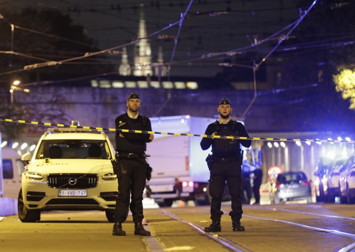 Шок в Брюксел! Тероризъм прекрати Белгия – Швеция, има две жертви
