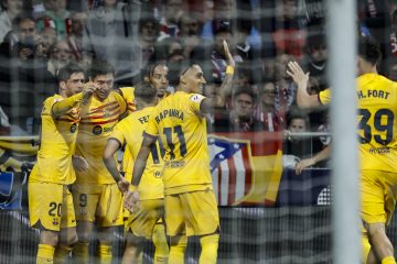 Барселона разби Атлетико в Мадрид и остана в битката за титлата