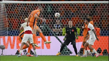 Резервите на Куман пратиха Нидерландия на 1/2-финал