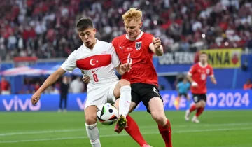 Турция спечели битката с Австрия, за да стигне 1/4-финалите