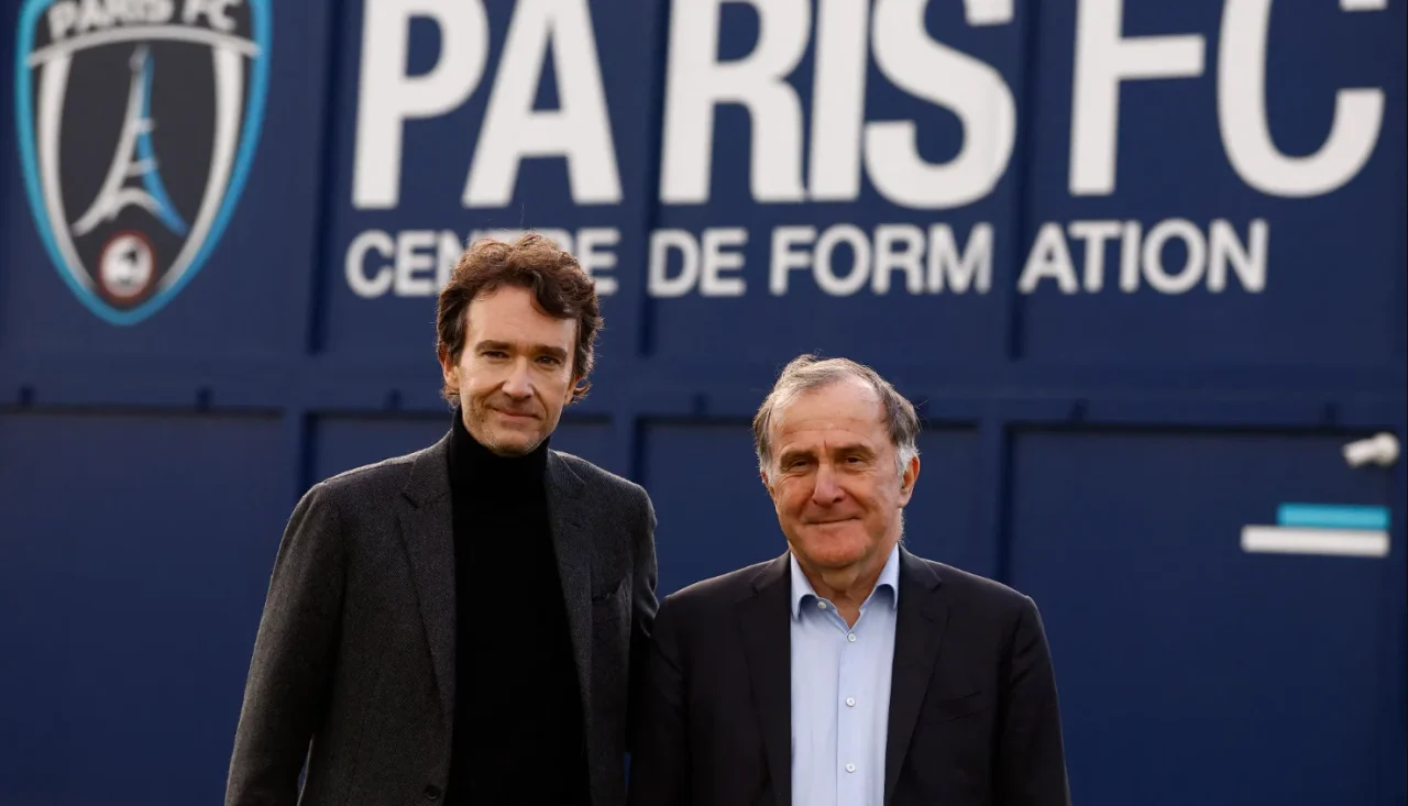 arnault paris fc