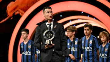 Cristiano_Ronaldo_award