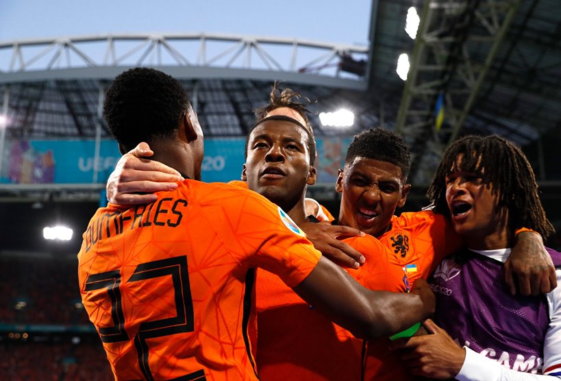 Нидерландската вълна повали Украйна след пет гола в Амстердам