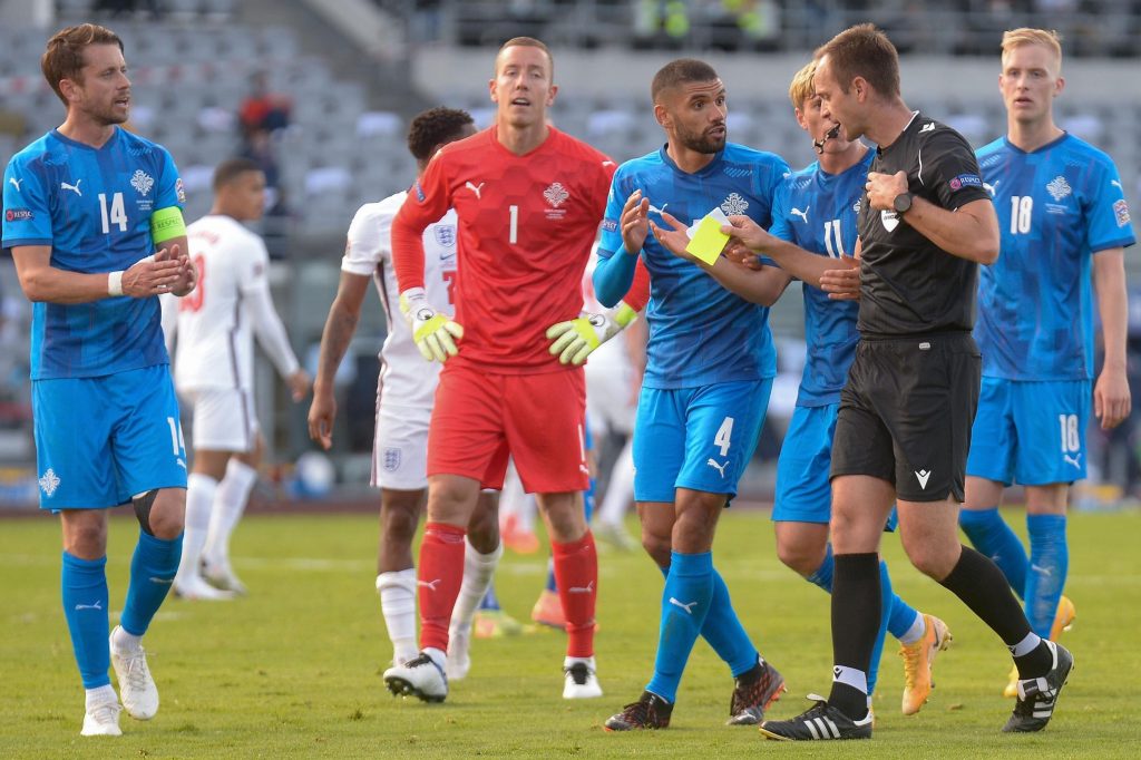 Англия измъкна победа в Исландия с дузпа в края