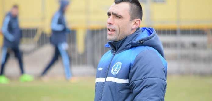 Черноморец (Бургас) се раздели с треньора си