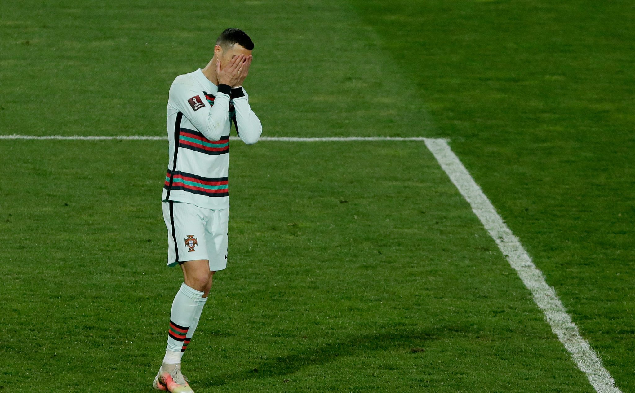 ФИФА може да накаже Роналдо за действията му в края срещу Сърбия 1