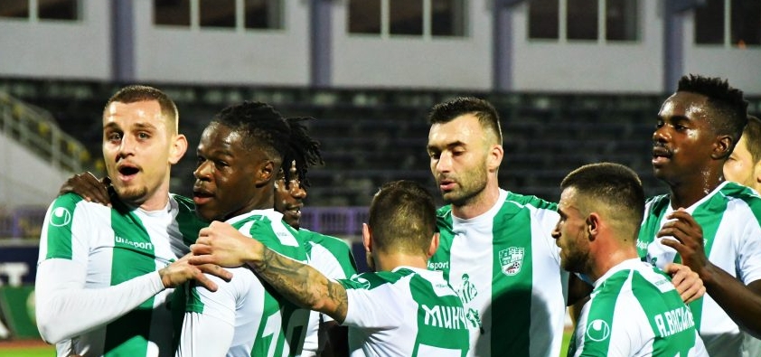 Двама играчи на Берое и човек от щаба на заралии са с COVID-19