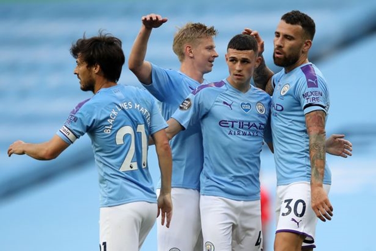 Сити разгроми Бърнли и забавя връчването на титлата на Ливърпул