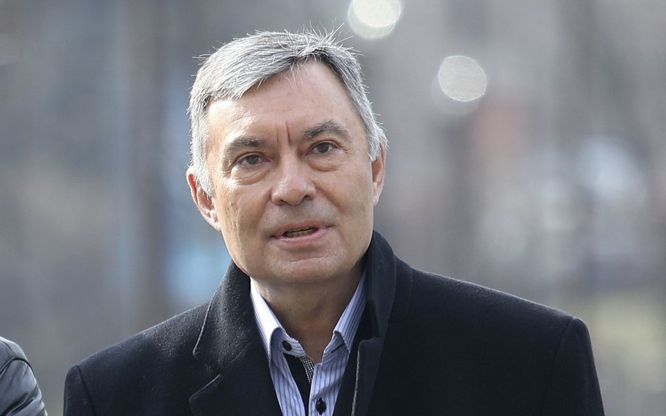 Георги Попов: Нека Бойко Борисов да прехвърли акциите на легендите