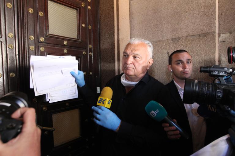 Наско Сираков дължи данък от 1 мил., ако вземе акциите на Левски? width=