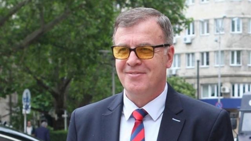 Официално: Наско Сираков е новият собственик на Левски width=