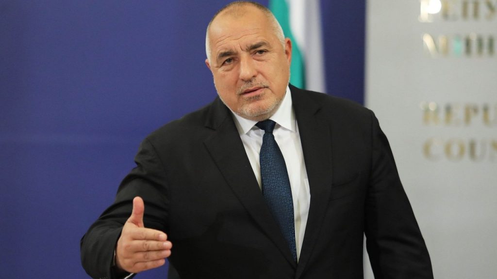 Борисов: Ако пак не се спазват мерките, ще затворим стадионите