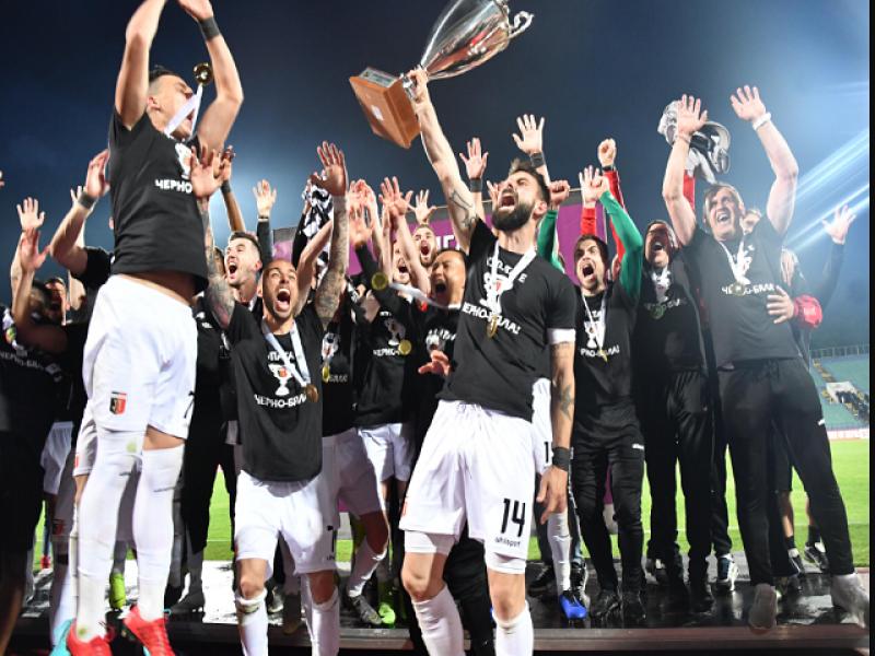 След изпълнение на дузпи, втора поредна Купа за Локомотив Пловдив