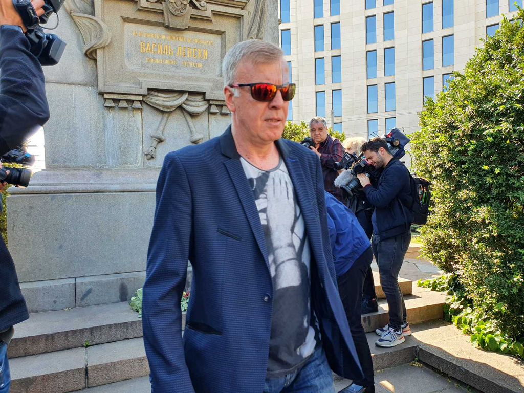 Сираков към играчи: Ще си получите всички заплати! width=