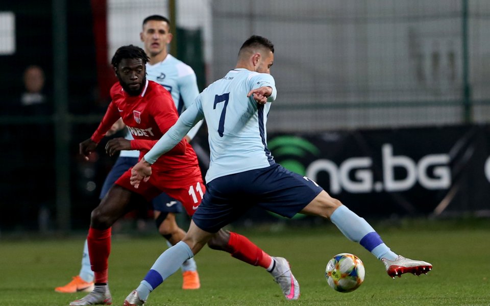 Дунав срази Царско село и ще спори с Монтана за оставане в efbet Лига