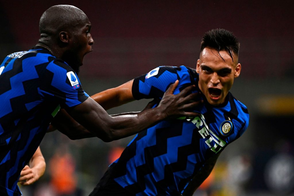 Интер взе дербито с Наполи и си върна 2-рото място