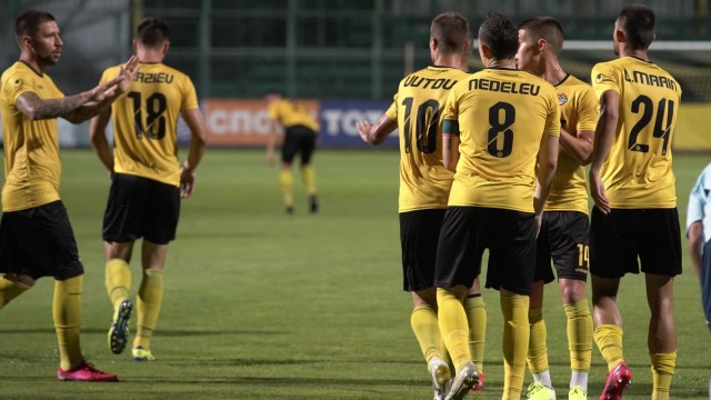 Официално: Четирима напускат Ботев Пловдив