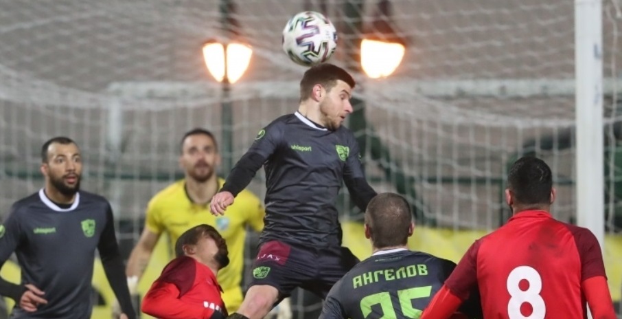 Берое с трета поредна победа, взе скалпа и на Царско село