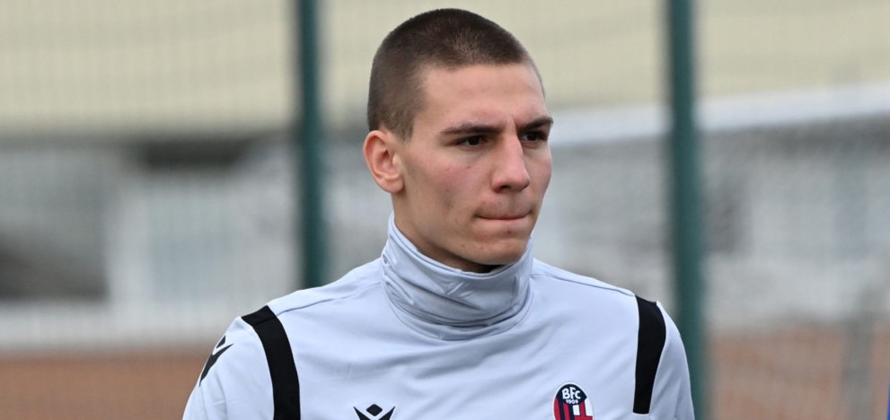 Антов ще дебютира срещу Каляри, убедени са в Италия