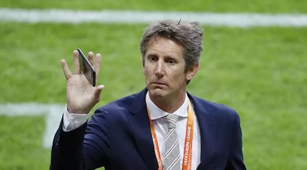 Ван дер Сар няма да замести напускащия Ед Уудуърд