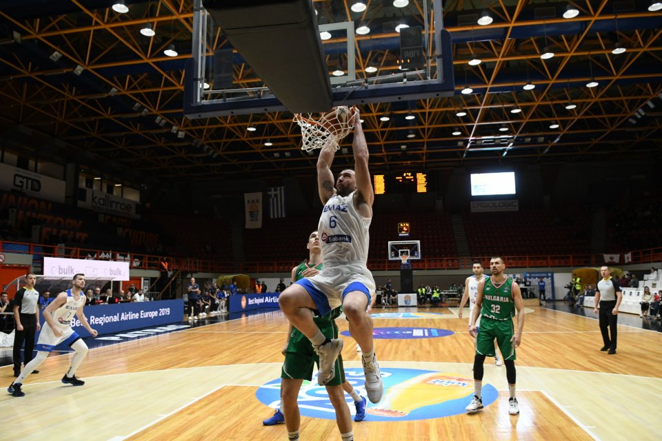 България стартира със загуба квалификациите на Евробаскет 2021