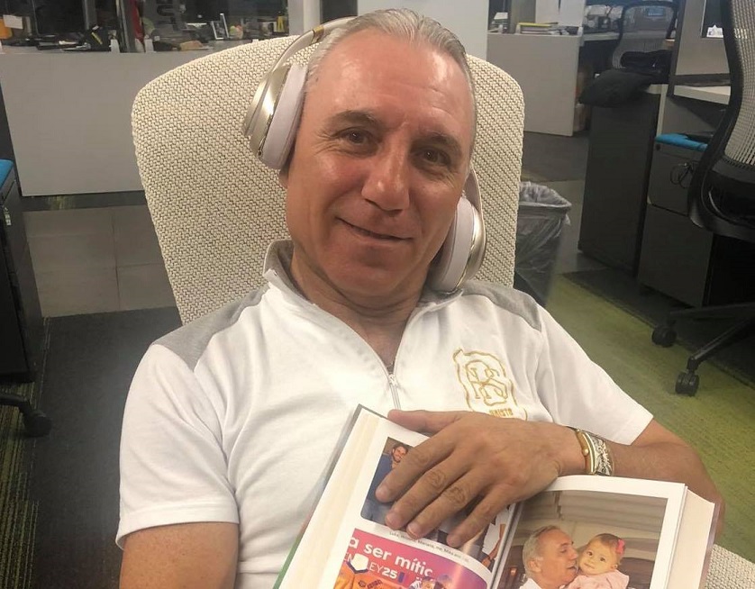 Стоичков представи своята автобиография пред огромна аудитория