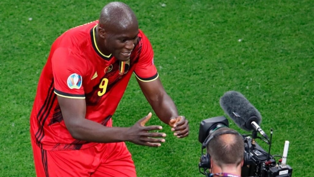 Белгия и Дания ще спрат игра в 10-та минута, заради Ериксен