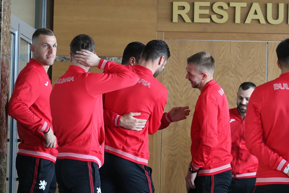 Снеговалежът обърка плановете на националите